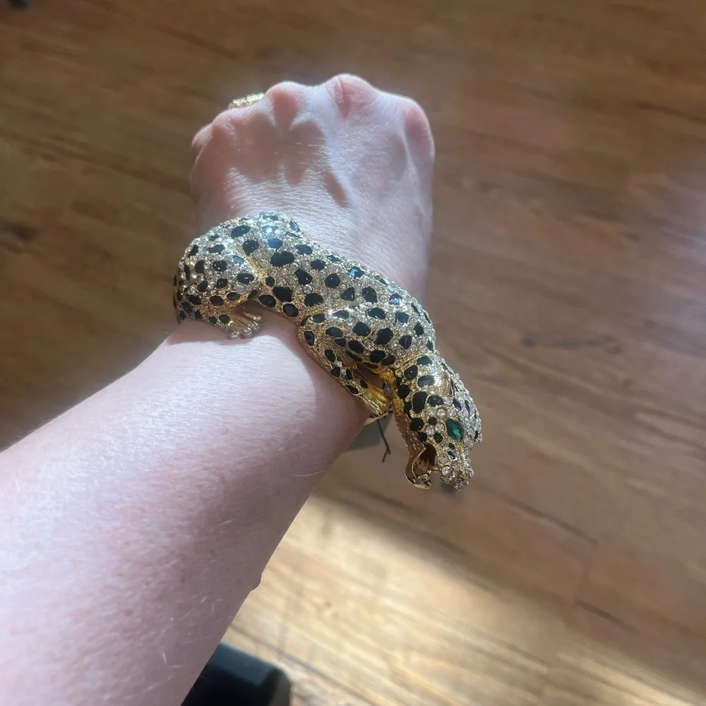 NWT Natasha Leopard Goldtone Bracelet Clamper - Heavy! - Picture 12 of 12